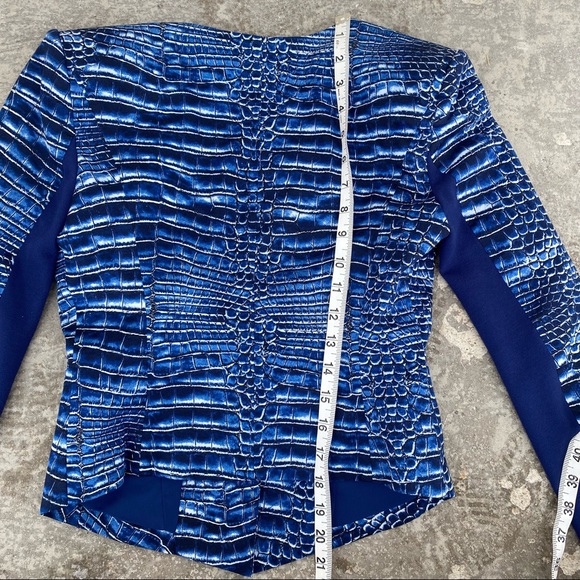 BCBG Blue Croc Printed Fitted Blazer - Picture 9 of 9